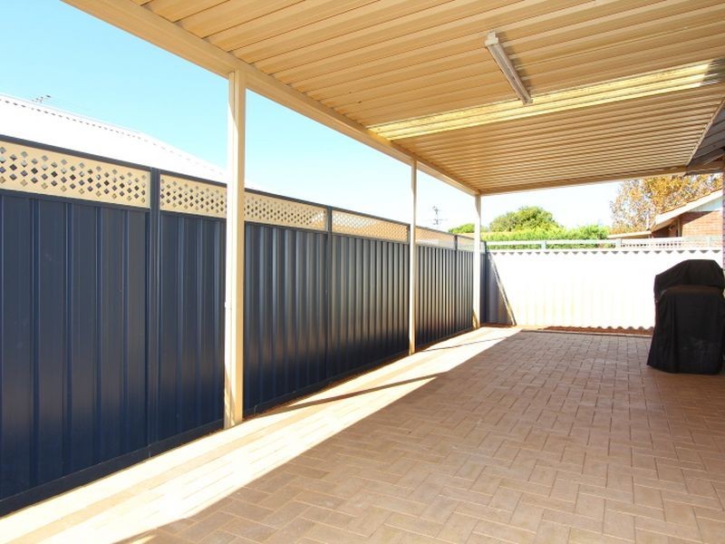 40 Tudor  Avenue (South), Shelley WA 6148