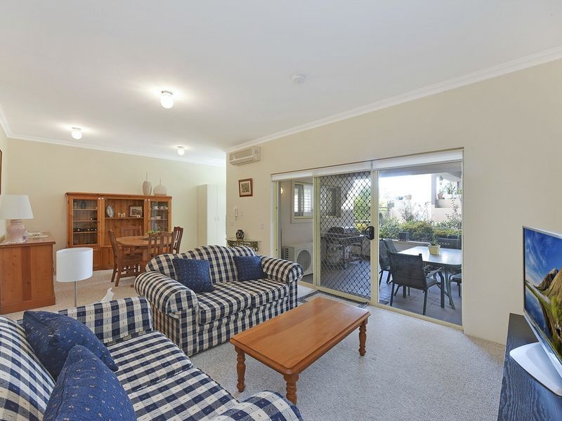 8/23 Thompson Close, West Pennant Hills NSW 2125