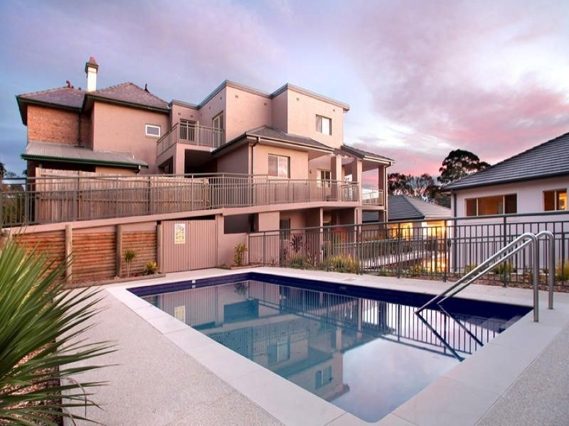 8/23 Thompson Close, West Pennant Hills NSW 2125