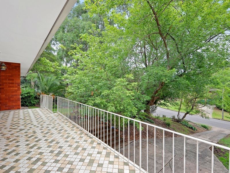 10 Larchmont Place, West Pennant Hills NSW 2125