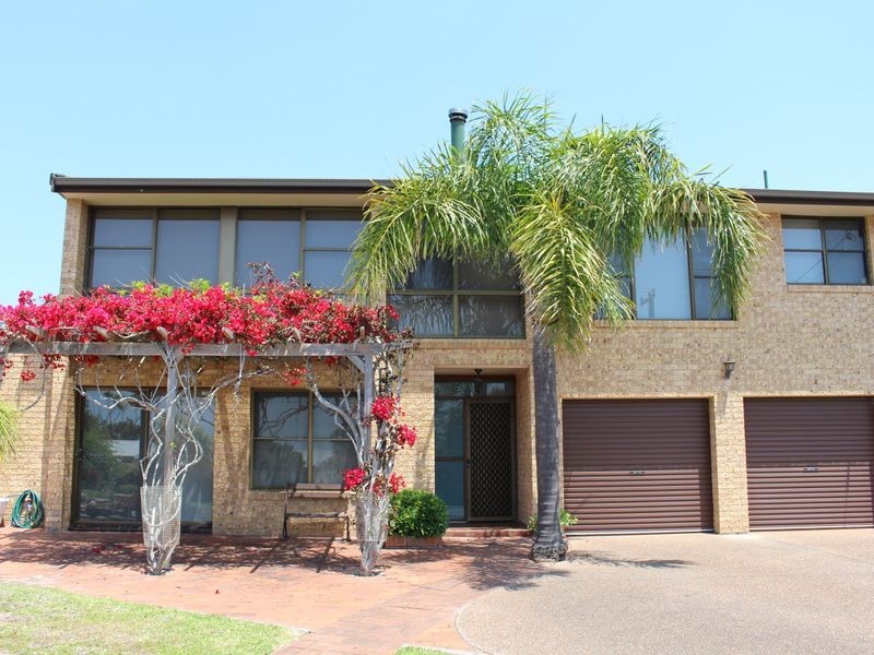 34 High Street, Black Head NSW 2430
