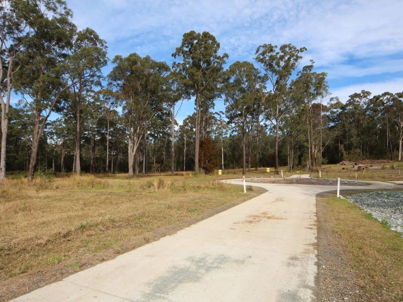 19 Woodlands Drive, Hallidays Point NSW 2430