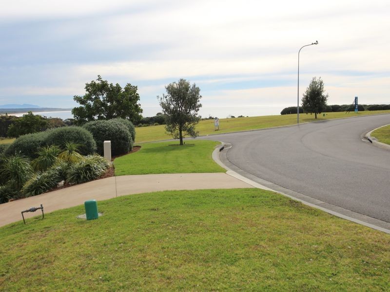 14 Torquay Circuit, Hallidays Point NSW 2430