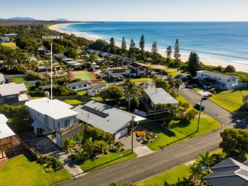 5 Cummins Way, Diamond Beach NSW 2430