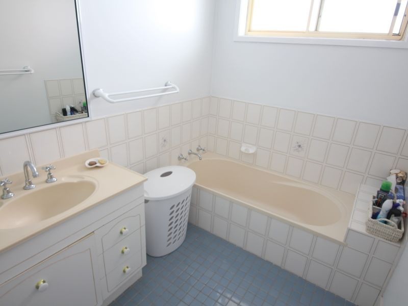 13 Redhead Road, Hallidays Point NSW 2430