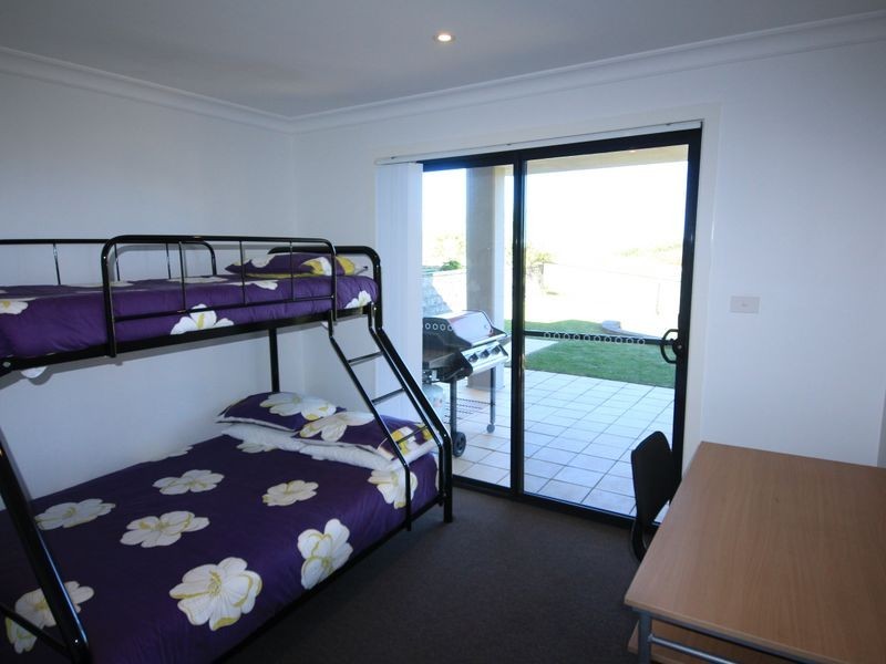 2/38 High Street, Black Head NSW 2430