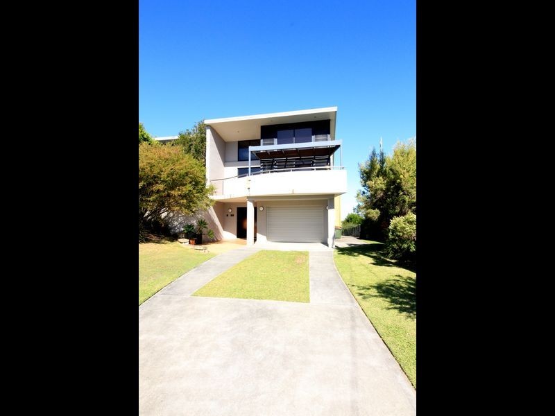 2/38 High Street, Black Head NSW 2430