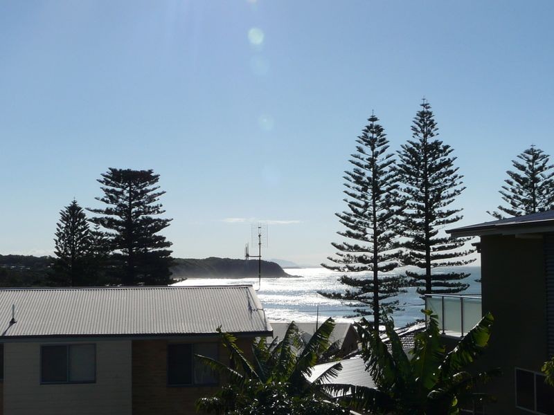 10 Albert Street, Black Head NSW 2430