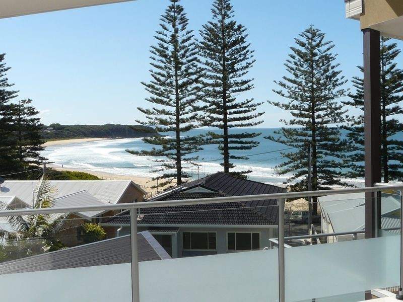 9 Main Street, Black Head NSW 2430