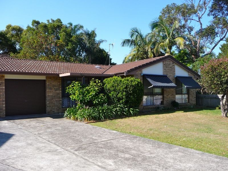 6 Hope Street, Hallidays Point NSW 2430