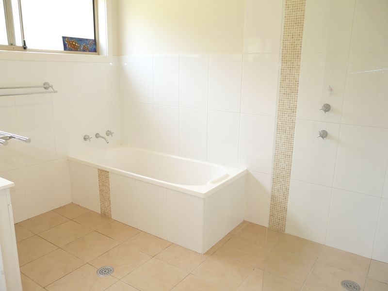 10 Oakview Drive, Hallidays Point NSW 2430