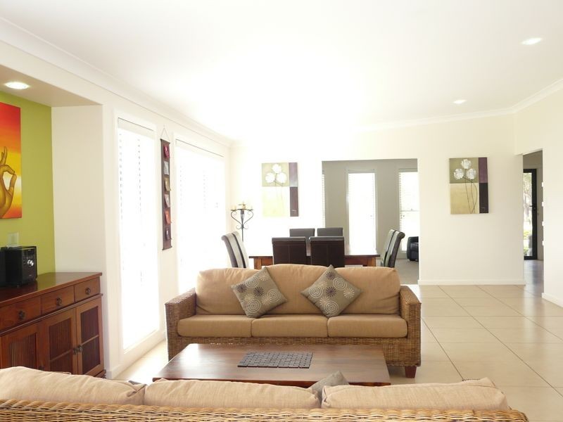 10 Oakview Drive, Hallidays Point NSW 2430