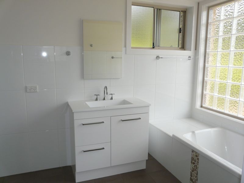 10 Oakview Drive, Hallidays Point NSW 2430