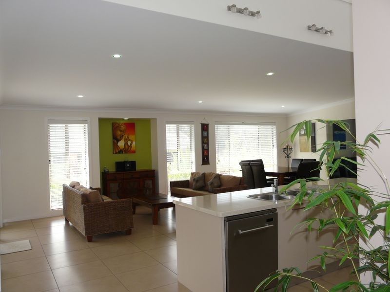 10 Oakview Drive, Hallidays Point NSW 2430