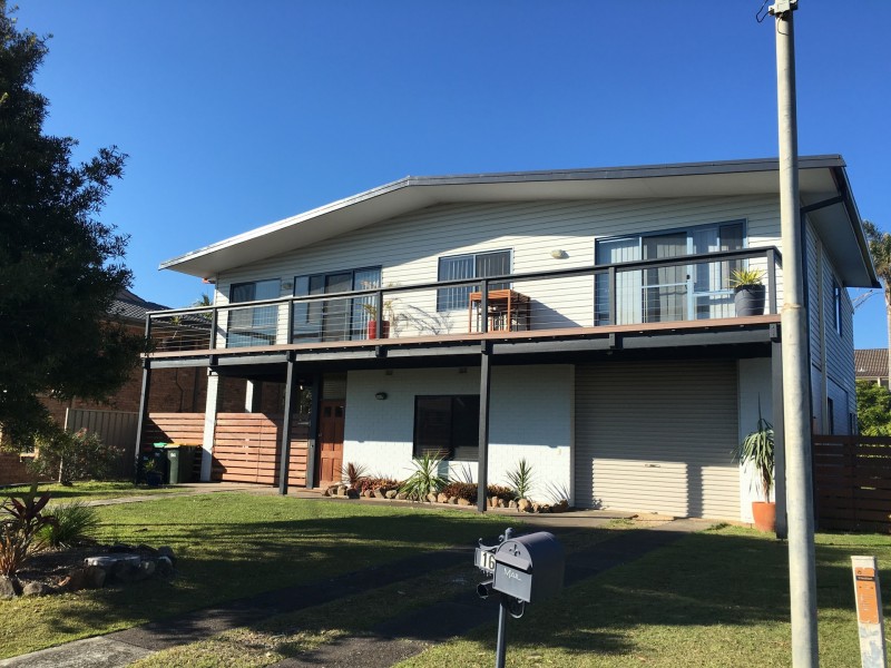 16 Old Bar Road, Old Bar NSW 2430