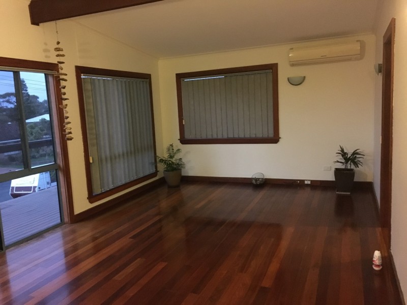 16 Old Bar Road, Old Bar NSW 2430