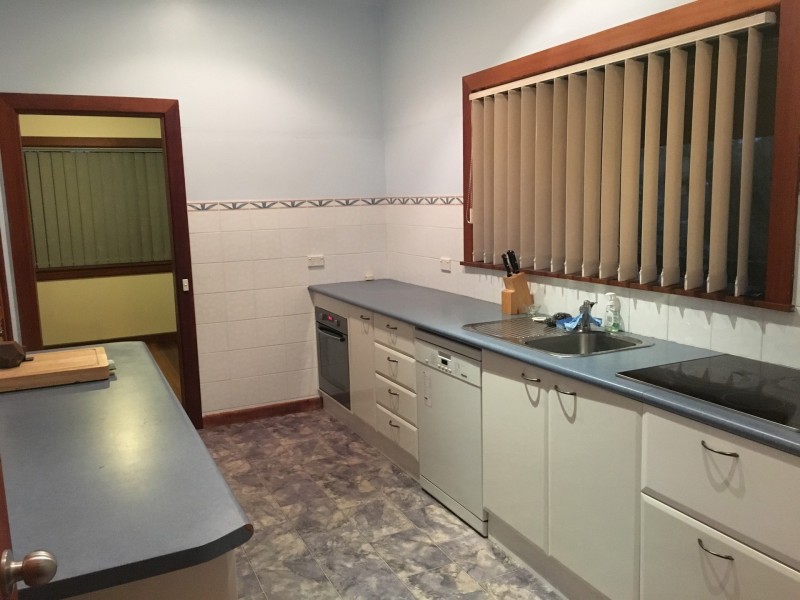 16 Old Bar Road, Old Bar NSW 2430
