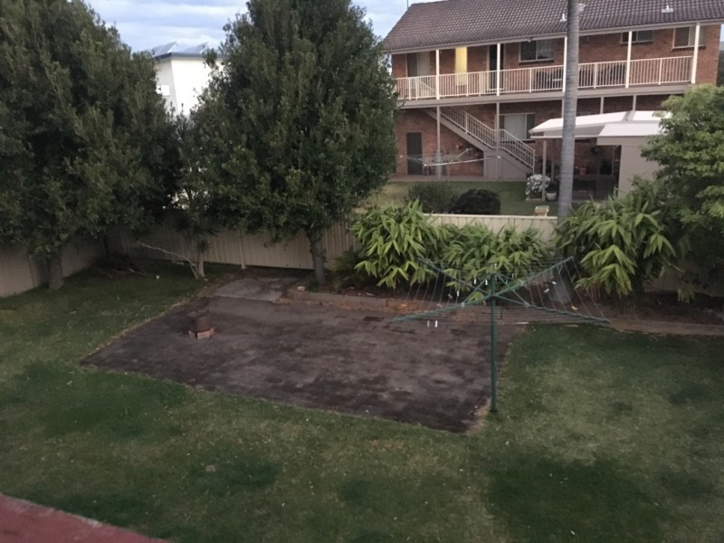 16 Old Bar Road, Old Bar NSW 2430