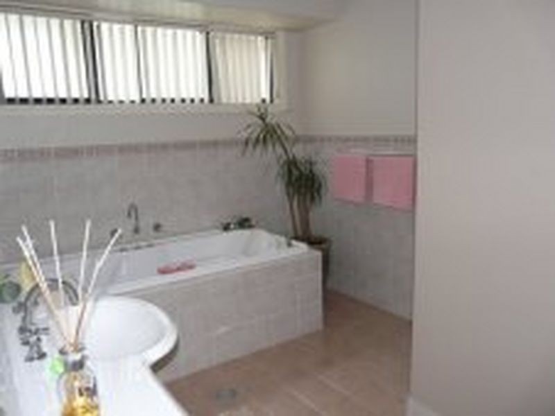 4 Meers Drive, Hallidays Point NSW 2430