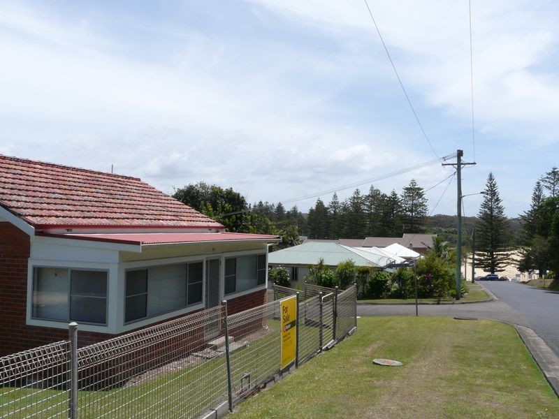 2 William Street, Black Head NSW 2430