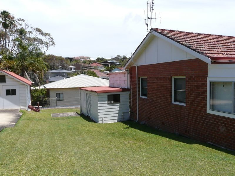2 William Street, Black Head NSW 2430