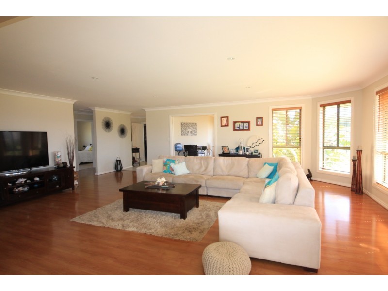 41 Sapphire Parade, Diamond Beach NSW 2430
