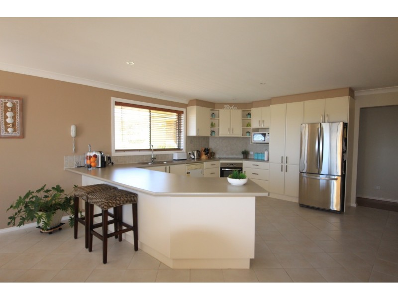 41 Sapphire Parade, Diamond Beach NSW 2430
