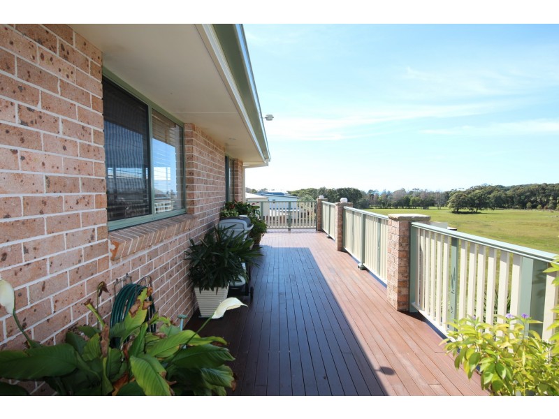41 Sapphire Parade, Diamond Beach NSW 2430