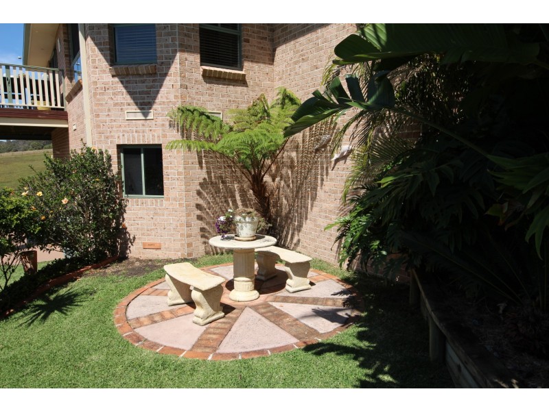 41 Sapphire Parade, Diamond Beach NSW 2430