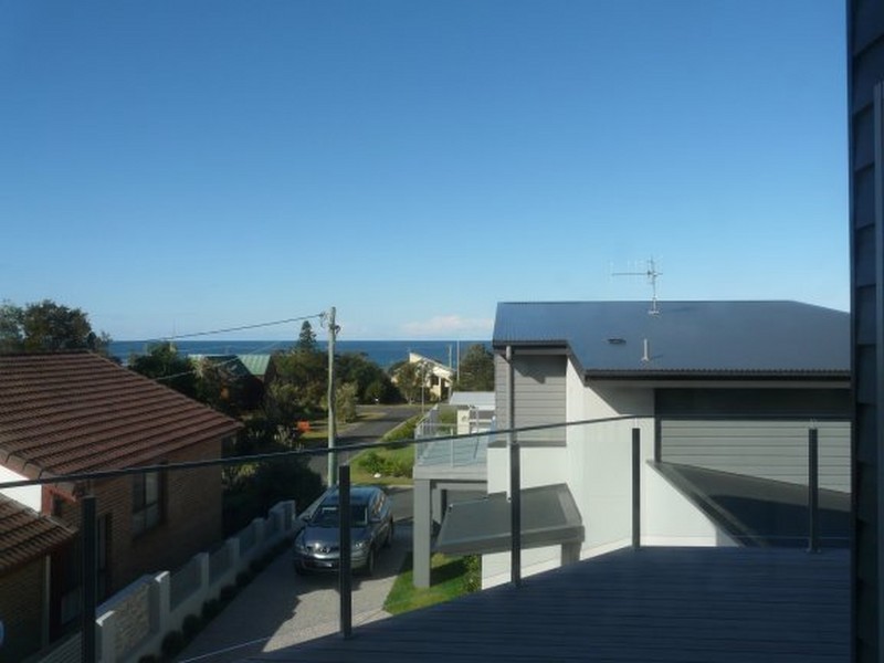 1B Pearl Place, Hallidays Point NSW 2430