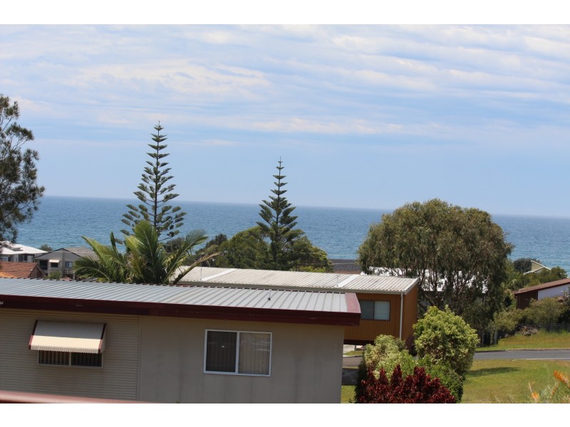 19 Escapade Avenue, Diamond Beach NSW 2430