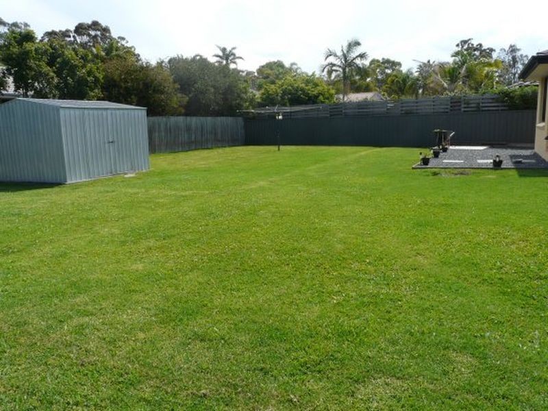 4 Devoy Place, Hallidays Point NSW 2430