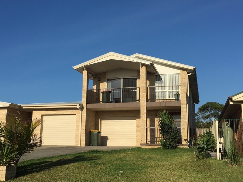2/34 Mistral Place, Old Bar NSW 2430