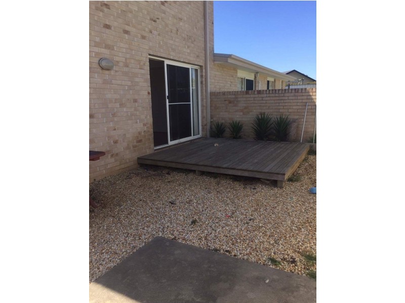 2/34 Mistral Place, Old Bar NSW 2430