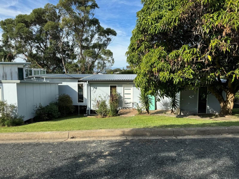 12 Surfview Avenue, Black Head NSW 2430