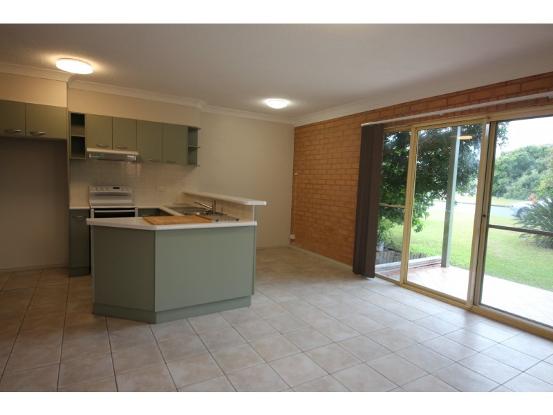 2/24 Jubilee Parade, Hallidays Point NSW 2430