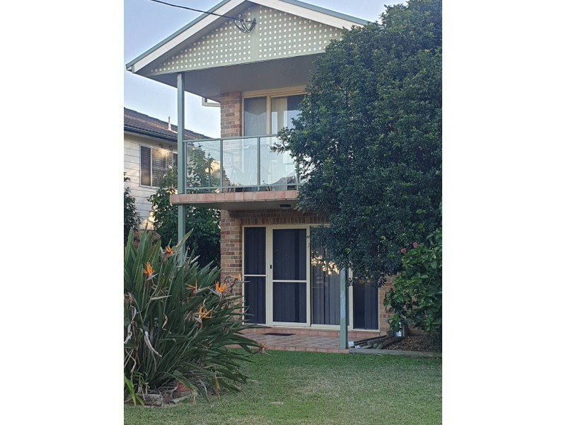 2/24 Jubilee Parade, Hallidays Point NSW 2430