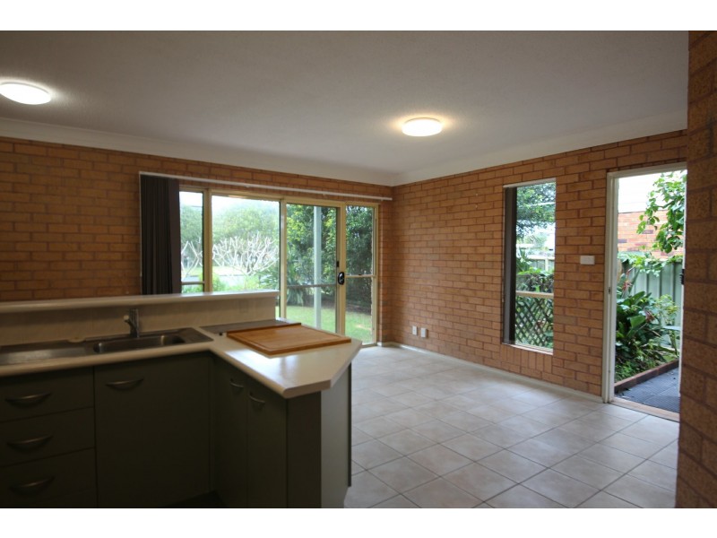 2/24 Jubilee Parade, Hallidays Point NSW 2430