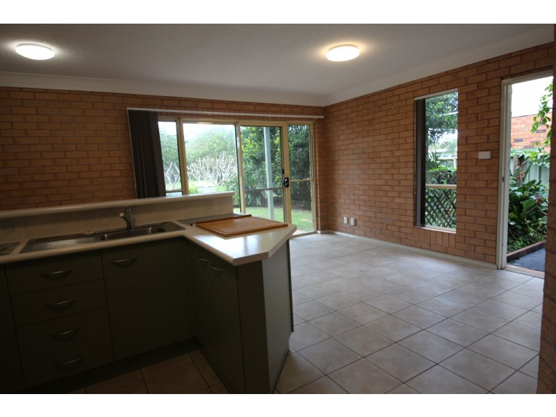 2/24 Jubilee Parade, Hallidays Point NSW 2430