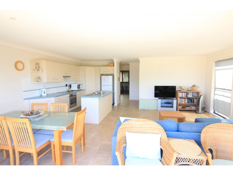 2/13 Jubilee Parade, Diamond Beach NSW 2430