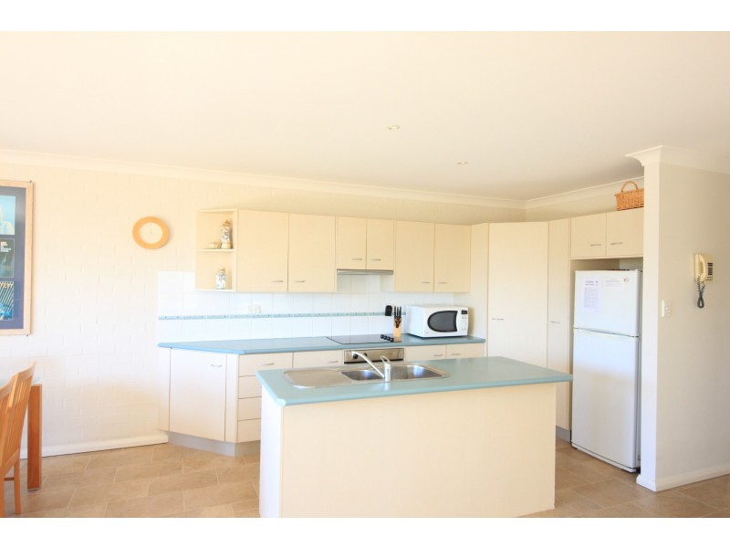 2/13 Jubilee Parade, Diamond Beach NSW 2430