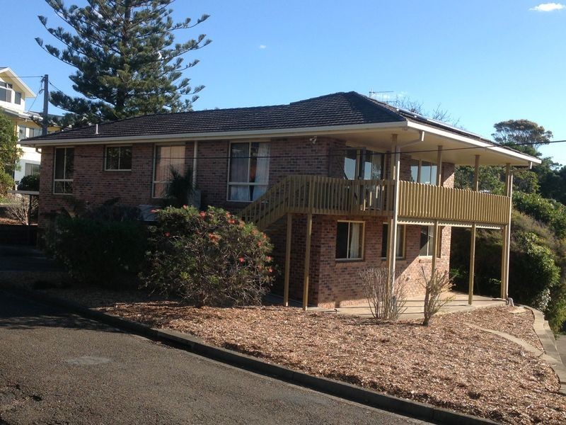 1 Callemondah Lane, Black Head NSW 2430