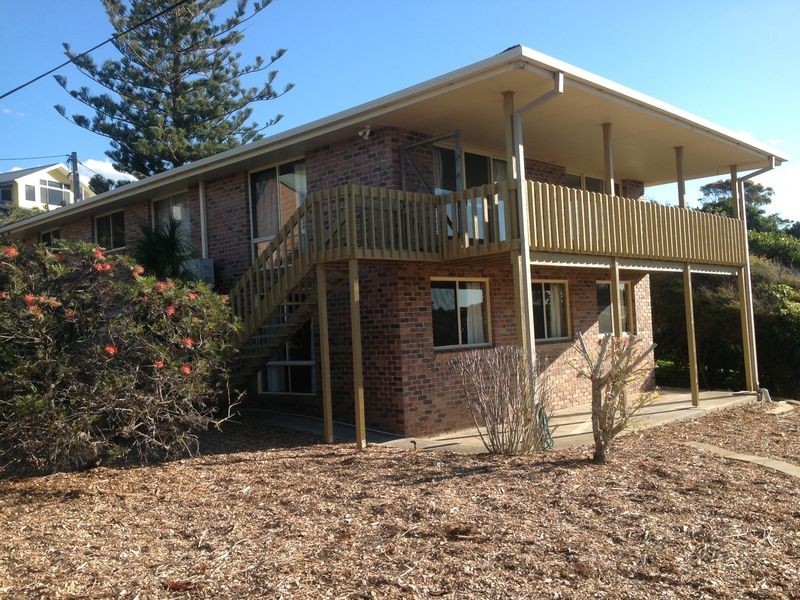 1 Callemondah Lane, Black Head NSW 2430