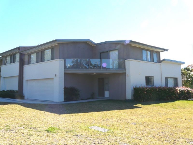 2/2 Diamond Drive, Diamond Beach NSW 2430