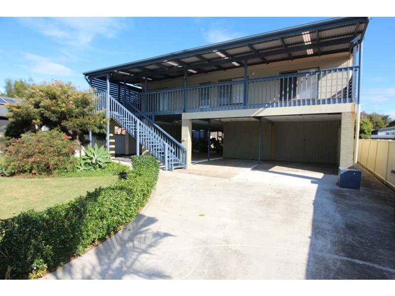 8 Anniversary Drive, Diamond Beach NSW 2430
