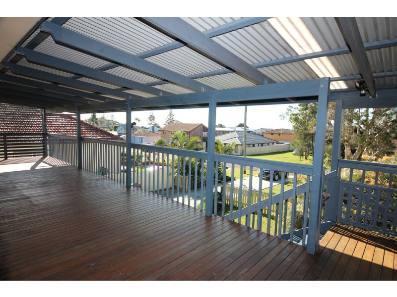 8 Anniversary Drive, Diamond Beach NSW 2430