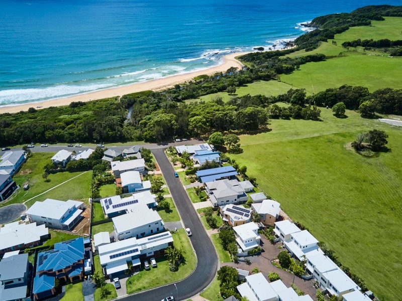 9/33-37 Emerald Drive, Diamond Beach NSW 2430