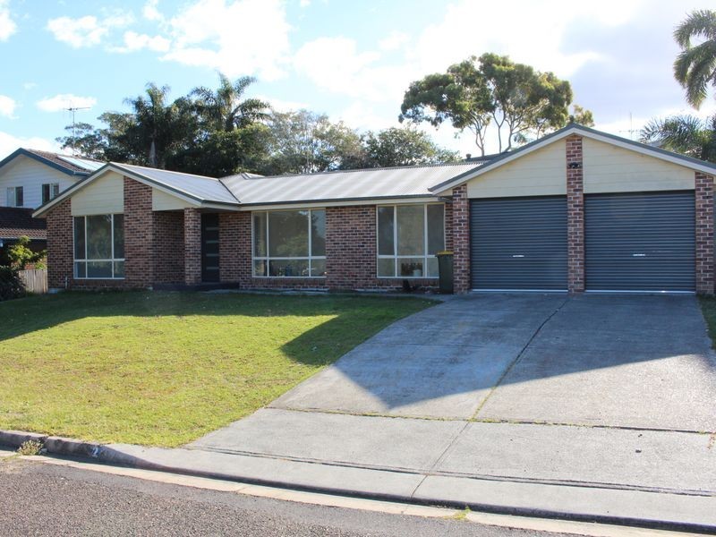2 Hope Street, Hallidays Point NSW 2430