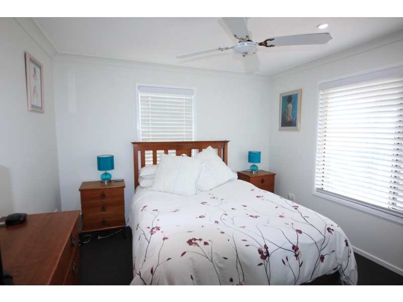 8 Anniversary Drive, Diamond Beach NSW 2430