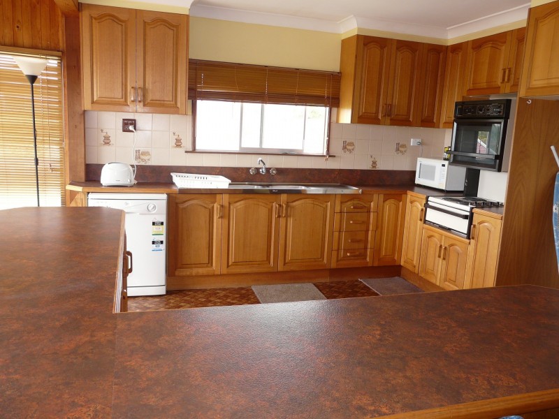 31 Redhead Road, Hallidays Point NSW 2430